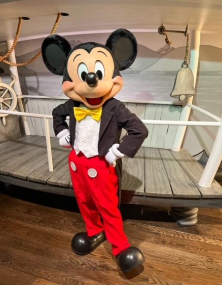 Where to Meet Characters at Disneyland