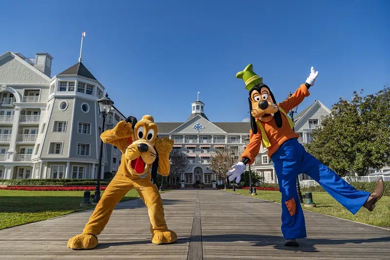 WDW Yacht Club Pluto and Goofy